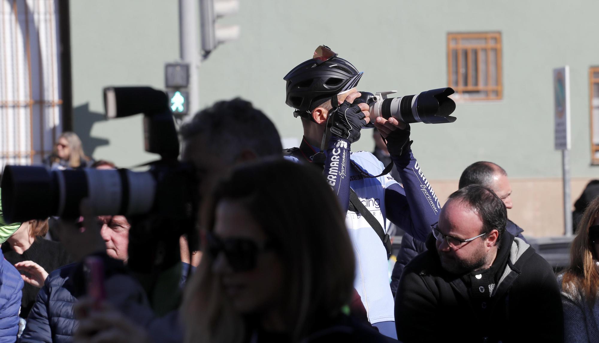 Salida de la Volta Ciclista a la Comunitat Valenciana desde Bétera