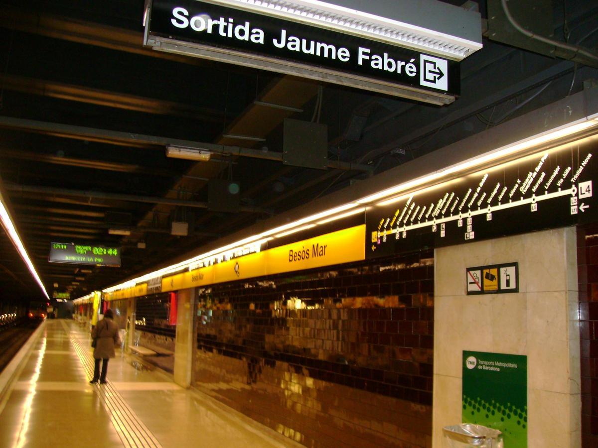 Estación Besòs Mar de la L4 del metro de Barcelona