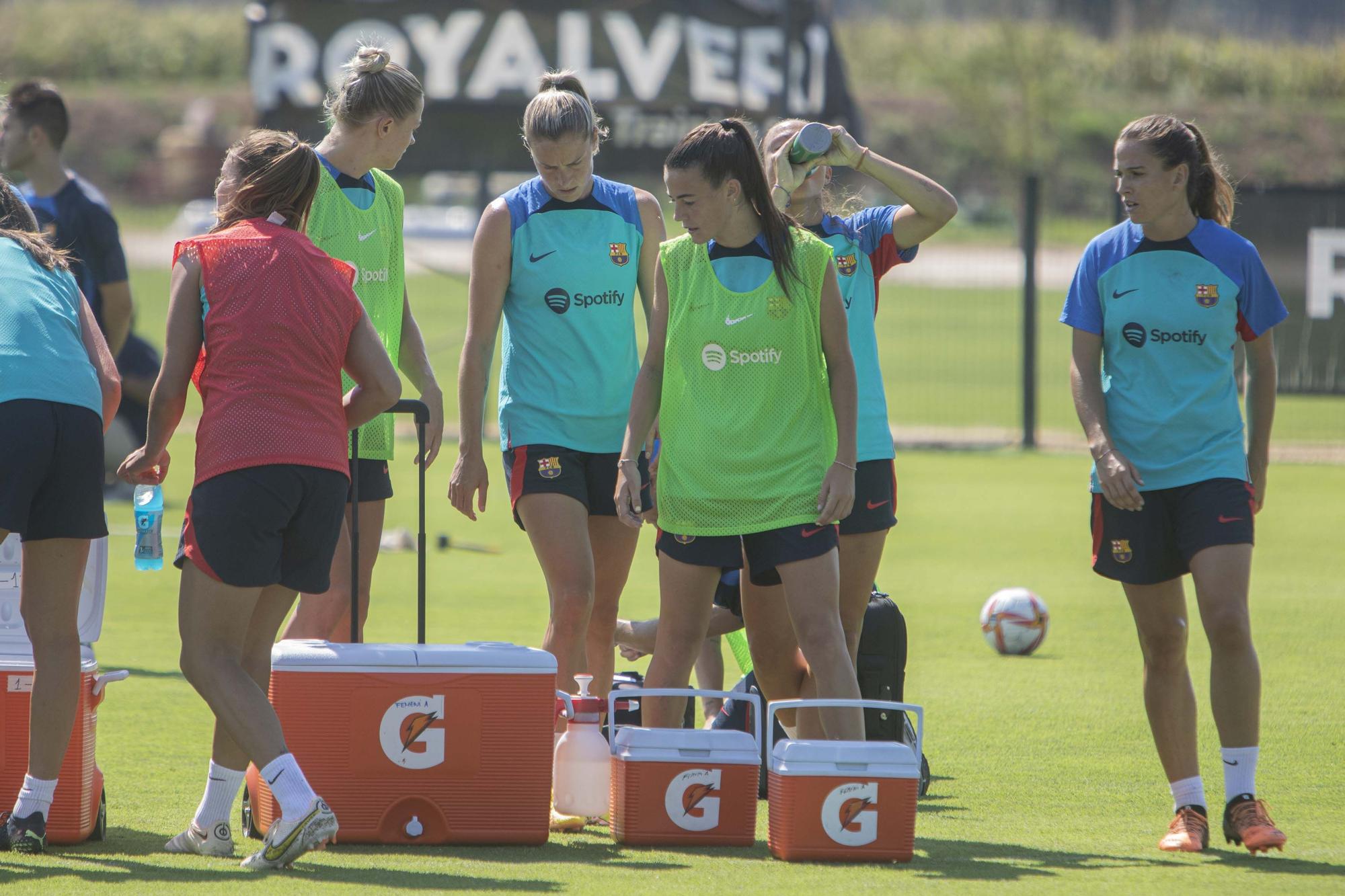 Sessió d'entrenament del Barça femení a la Vall d'en Bas