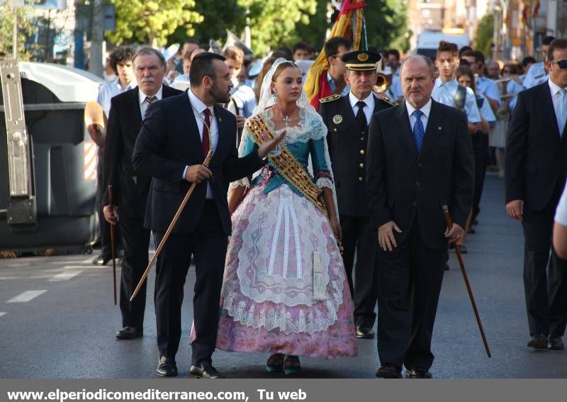 GALERÍA DE FOTOS -- Vila-real se vuelca en la procesión a la ermita