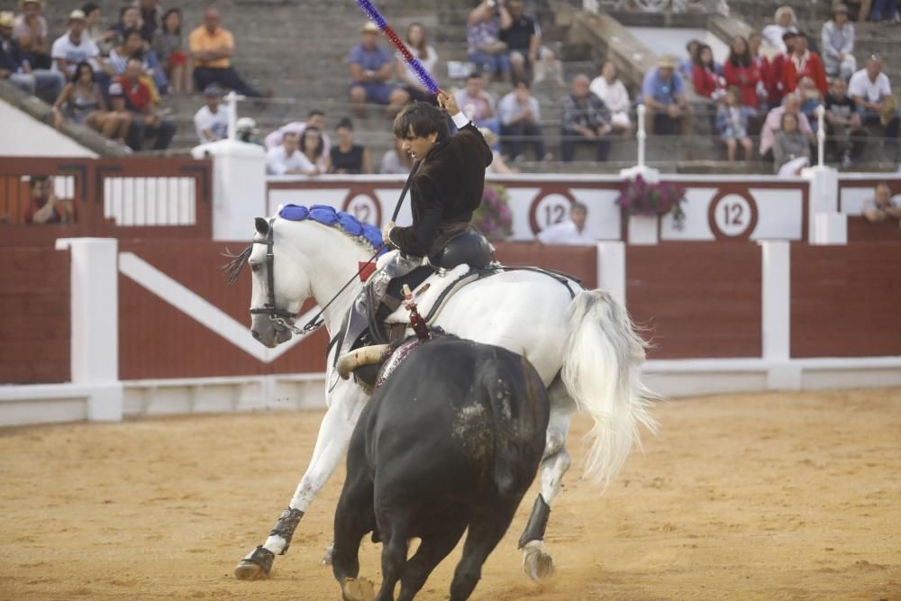 Corrida de rejones en la Feria Taurina de Begoña de 2018.