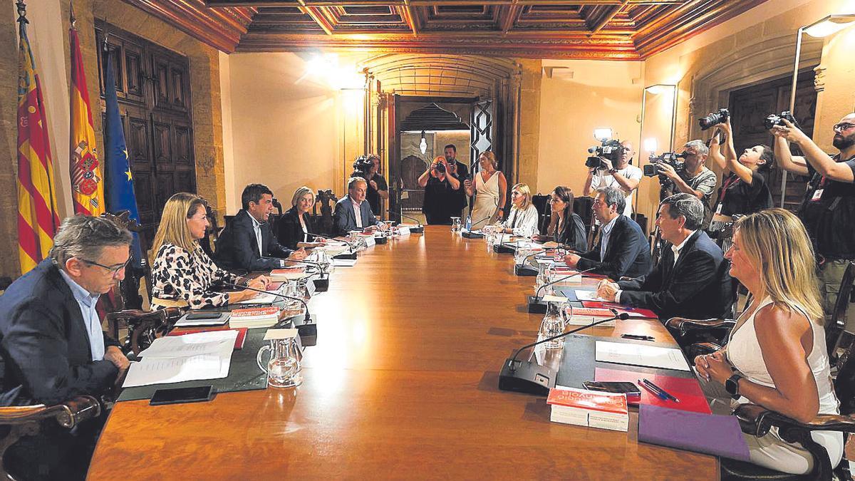 La reunión del pleno del Consell del martes en el Palau de la Generalitat.