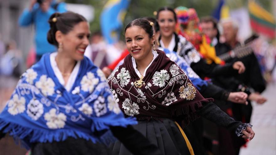 El Redoble ya es himno oficial de la ciudad de Cáceres