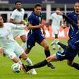 Foxborough (United States), 26/03/2026.- Leo Pereira (R) of Brazil in action against Michael Olise of France during the international friendly match between Brazil and France in Foxborough, Massachusetts, USA, 26 March 2026. (Futbol, Amistoso, Brasil, Francia) EFE/EPA/ADAM RICHINS