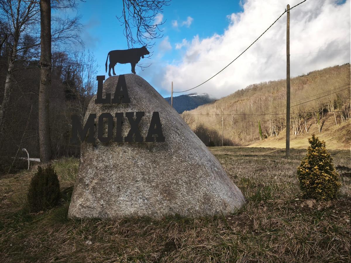 Entrada a Mas La Moixa, a Llanars.