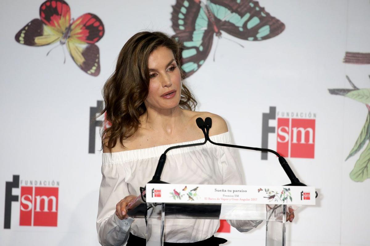 Letizia Ortiz con blusa de Hugo Boss en los Premios SM