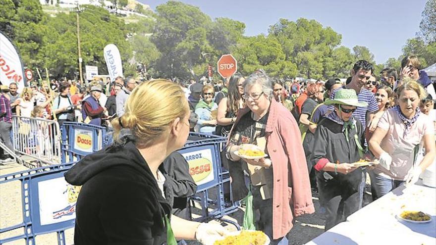 Salera-Alcampo y Dacsa hacen posible una paella para 6.000 personas