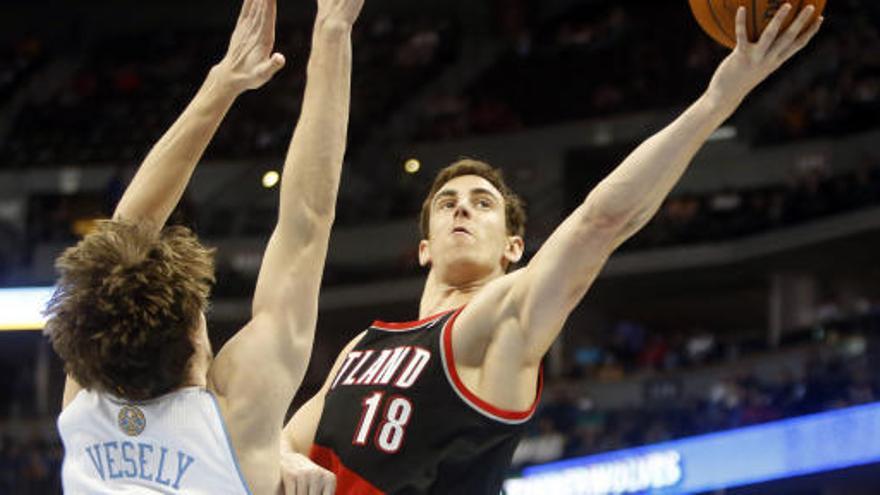 Gran labor defensiva de Claver en el triunfo de Portland