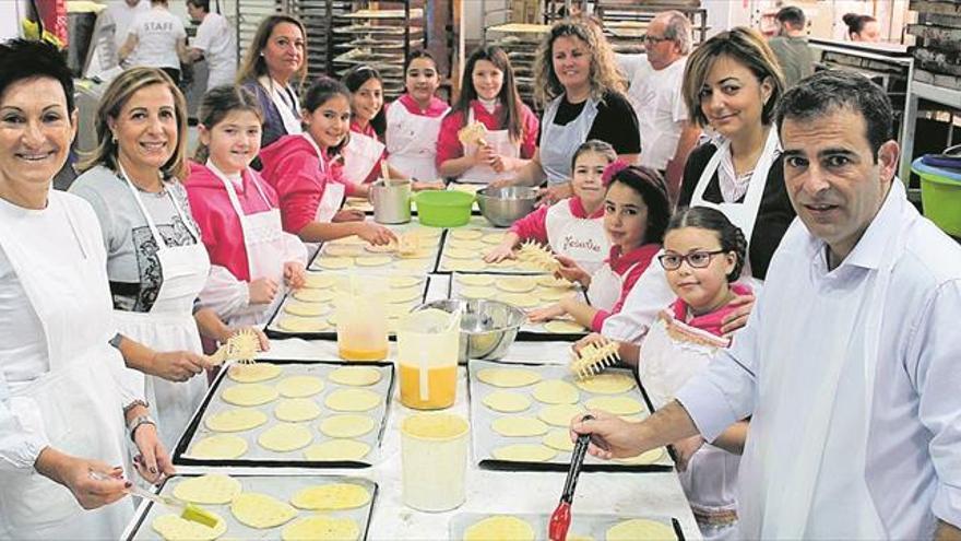 Los vecinos siguen volcándose, más si cabe, en las tradiciones