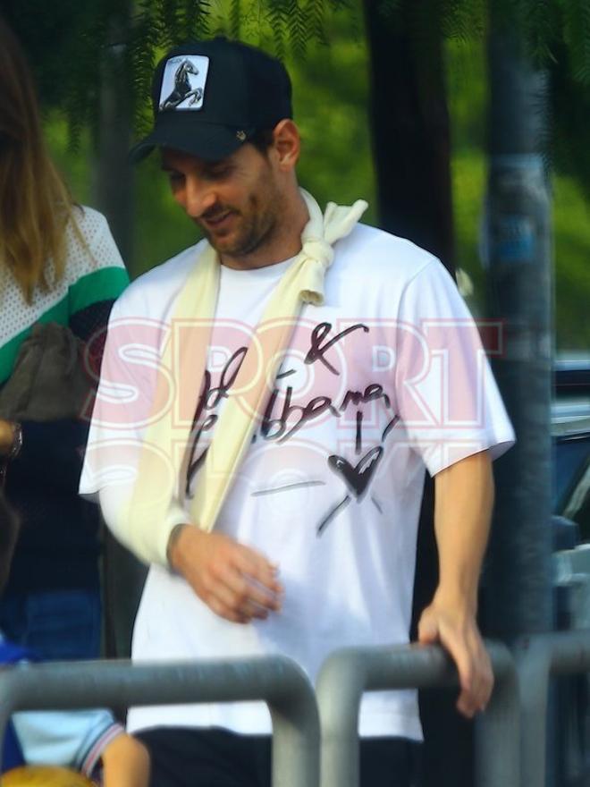 En exclusiva, las primeras fotografías de Messi tras su lesión, con el brazo en cabestrillo