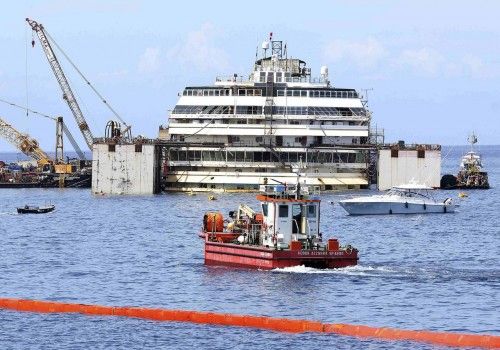 Comienzan las operaciones de reflote del Costa Concordia