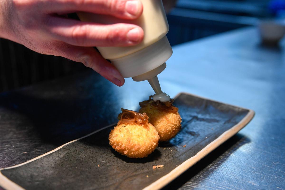 Zamora. Restaurante Cuzeo, cocinero Adrián Asensio. Día internacional de la croqueta