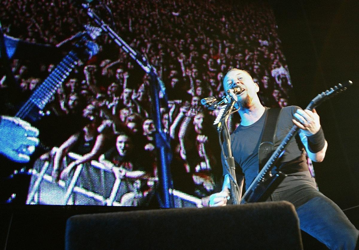 Concierto de Metallica en La Romareda durante su gira en 2004.