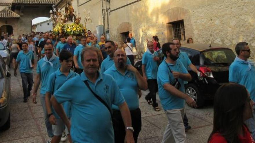 La «baixà» de Sant Roc abre los traslados del patrón de Burjassot