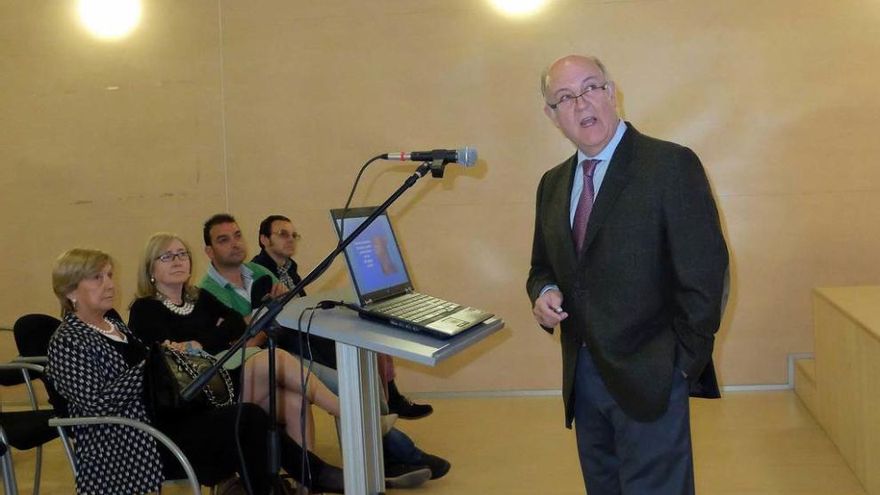 Miguel Álvarez-Buylla, durante su charla.