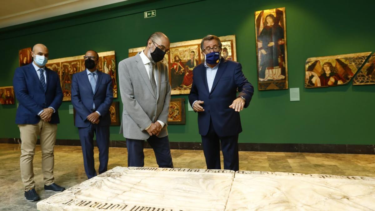 El presidente Lambán, este jueves en la inauguración del nuevo espacio dedicado al arte gótico en el Museo de Zaragoza.