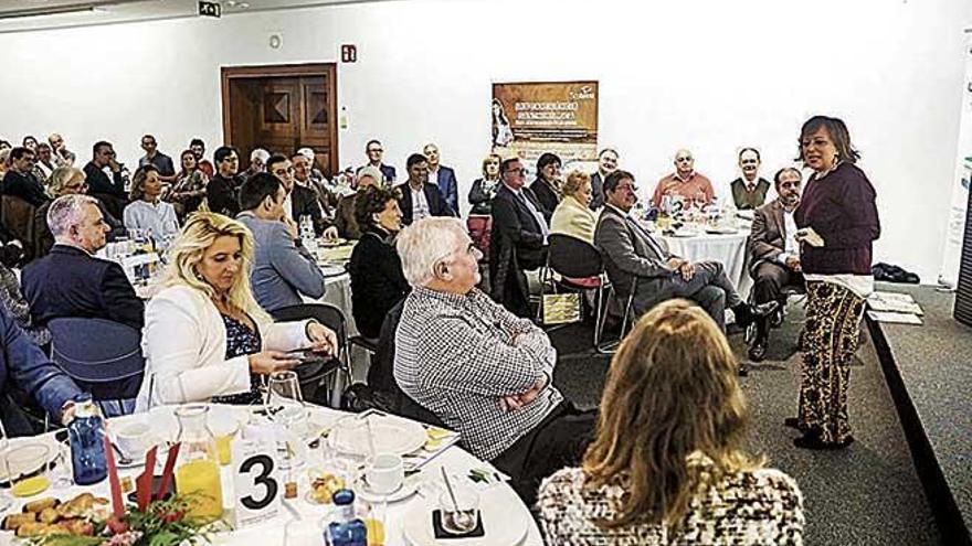 CECEIB celebra su café con la educación