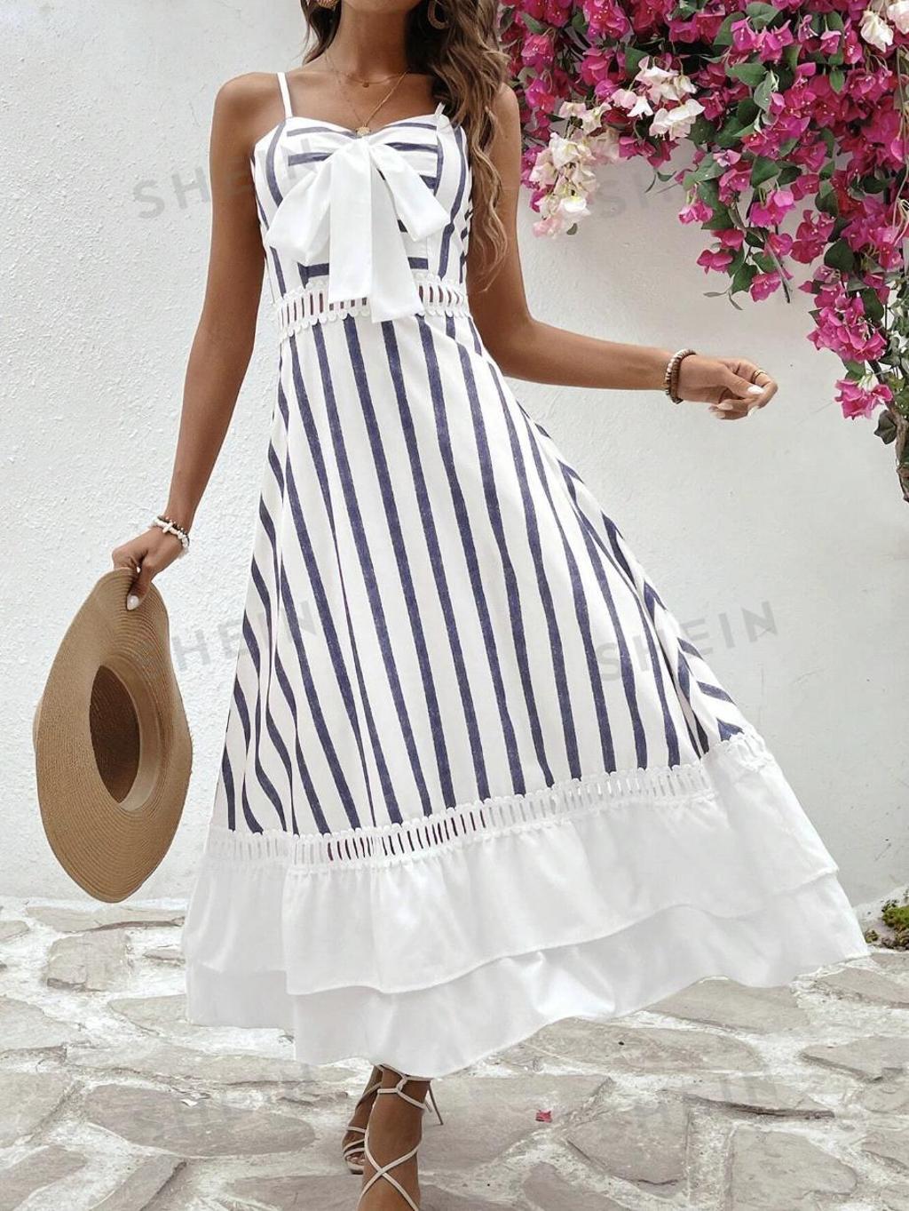 Vestido de rayas con volantes y lazo en el pecho