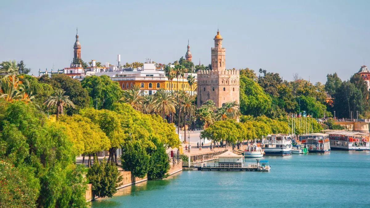 La ruta por una antigua vía de tren en Sevilla que recorre embalses y miradores: "Ofrece naturaleza y tranquilidad"