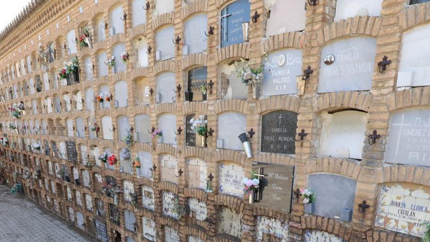 La anciana hallada muerta en el cementerio de Torrero se quitó la vida al ingerir pastillas y alcohol antes de ocultarse ella misma en el nicho