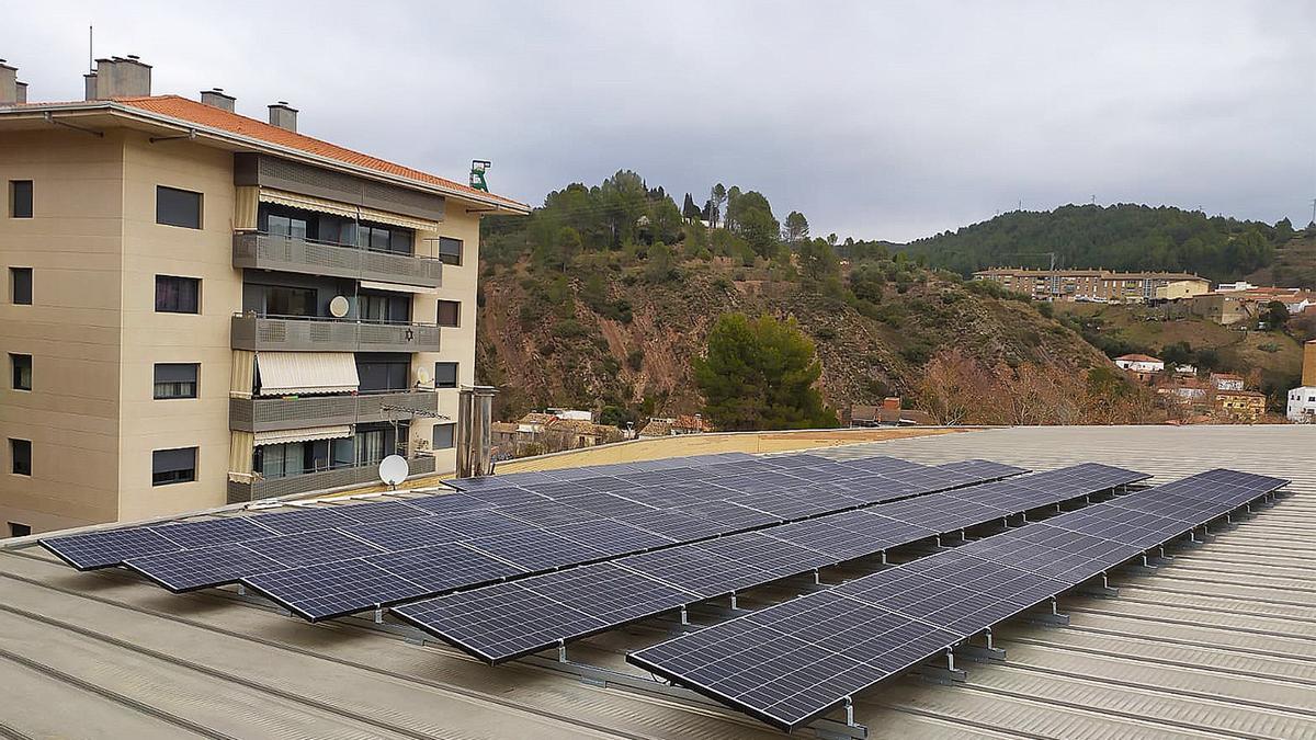 La planta de 39 panells solars a l&#039;escola Salipota de Súria