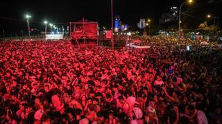 Chubascos en el primer fin de semana del Carnaval de Santa Cruz de Tenerife en la calle