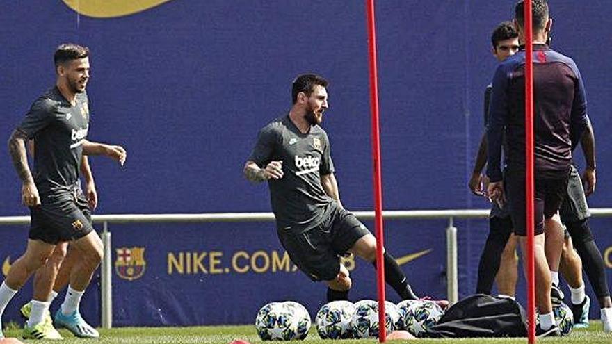 Messi, en el centro, se ejercita con el resto del grupo antes del encuentro ante el Borussia Dortumund.