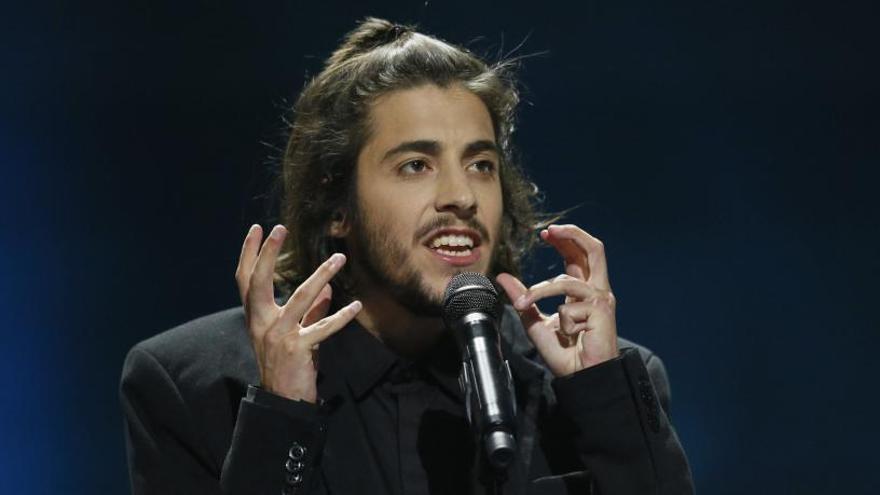 Sobral durante su actuación en Eurovisión 2017.