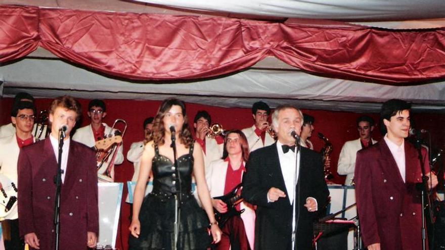 L’Orquestra Solsona 70 torna als escenaris per fer sonar cúmbies, pasdobles i un munt de records