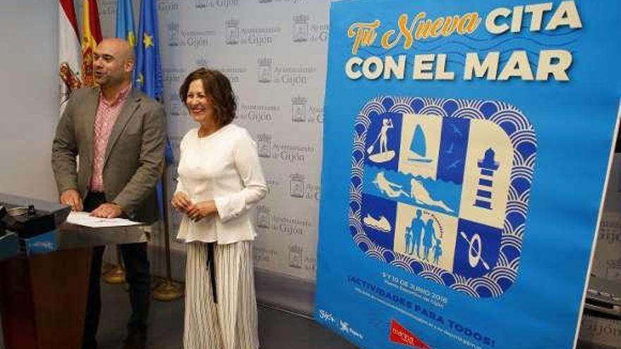 Jesús Martínez Salvador y Flor Guardado, ayer, durante la presentación en la Casa Consistorial.