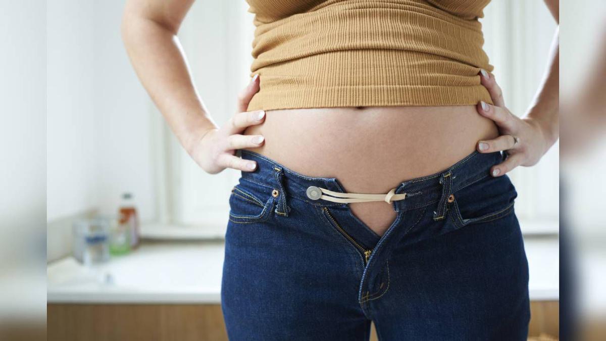 11 Consejos de moda para evitar que un vientre abultado se