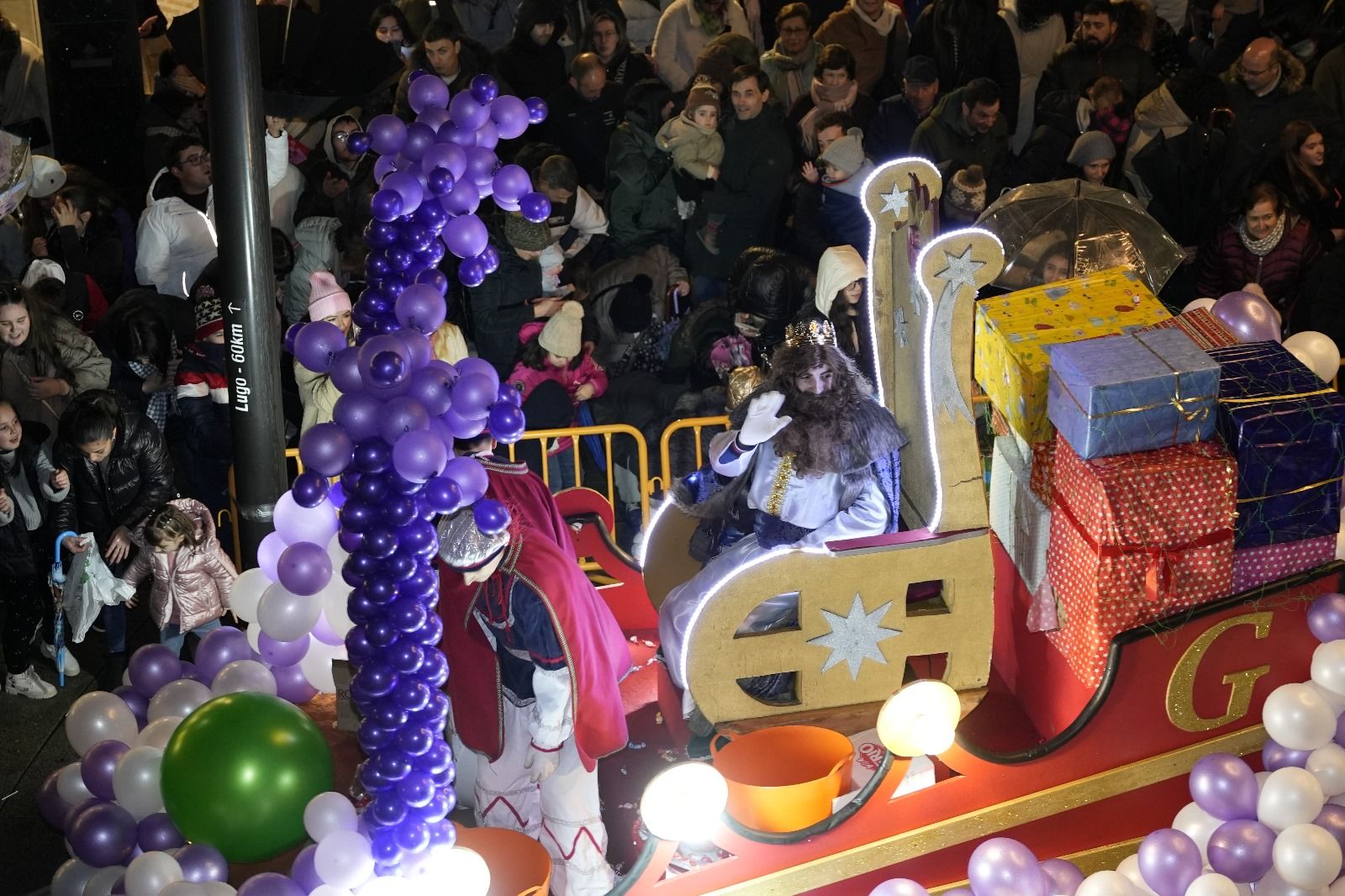 Cabalgata de Reyes en Deza-Tabeirós: la magia se impone a los elementos