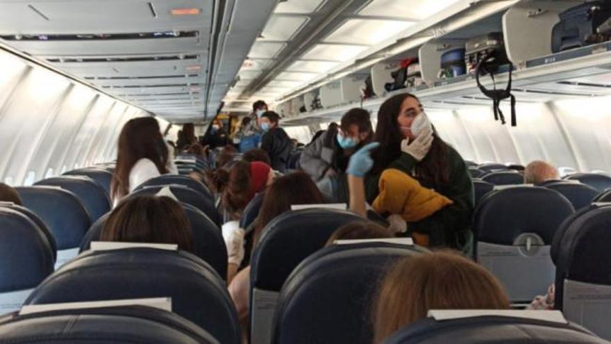 Dos valencianas fletan un avión para dos centenares de españoles atrapados en Irlanda