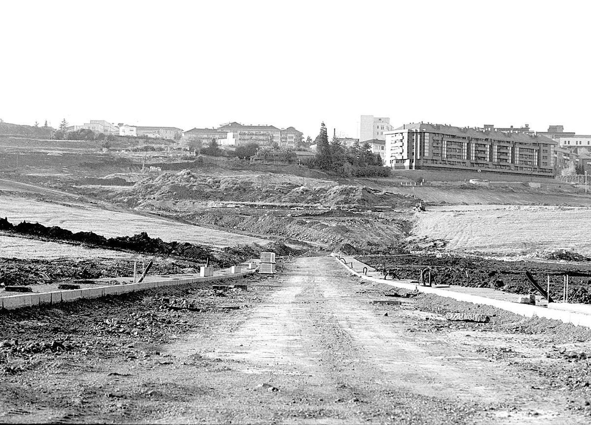 Movimiento de tierras previo a la urbanización, a principios del siglo XXI.