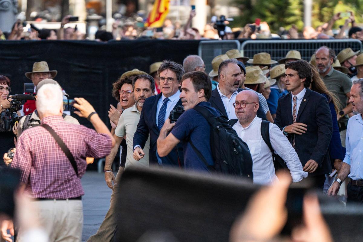 Puigdemont aparece en Barcelona después de siete años