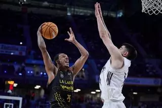 El vuitè de l'ACB, La Laguna Tenerife, en fa fora el primer, el Reial Madrid, un fet que no passava des del 2008