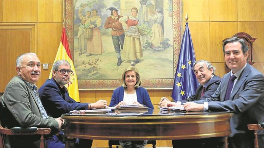 El Gobierno y los agentes sociales barajan recortar el contrato por obra