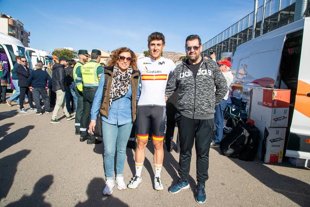 Vuelta Ciclista a Murcia: imágenes de la salida en Jumilla