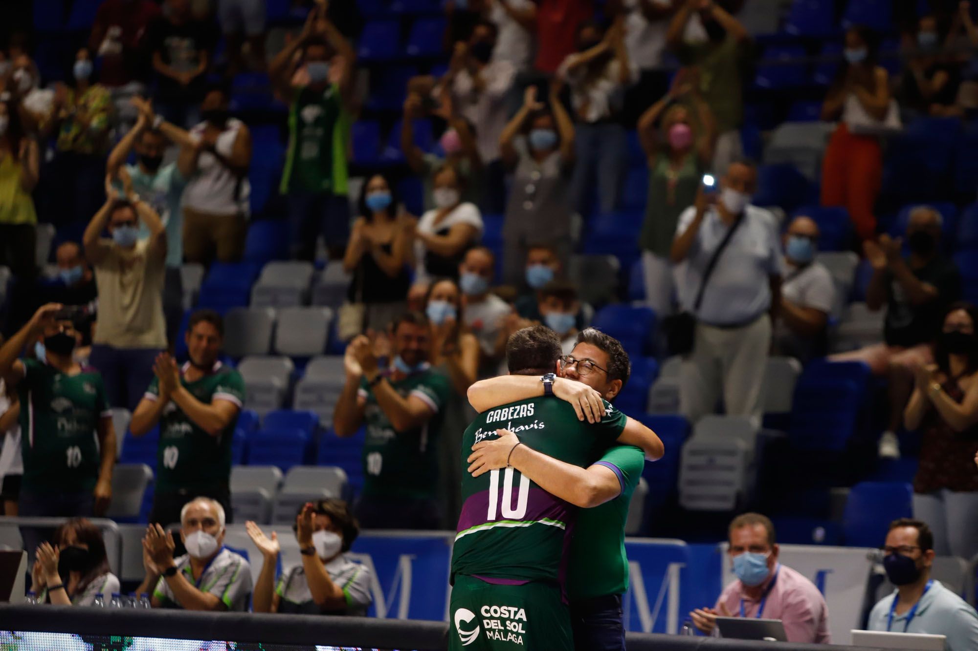 Carlos Cabezas juega su último partido con el Unicaja en el Carpena