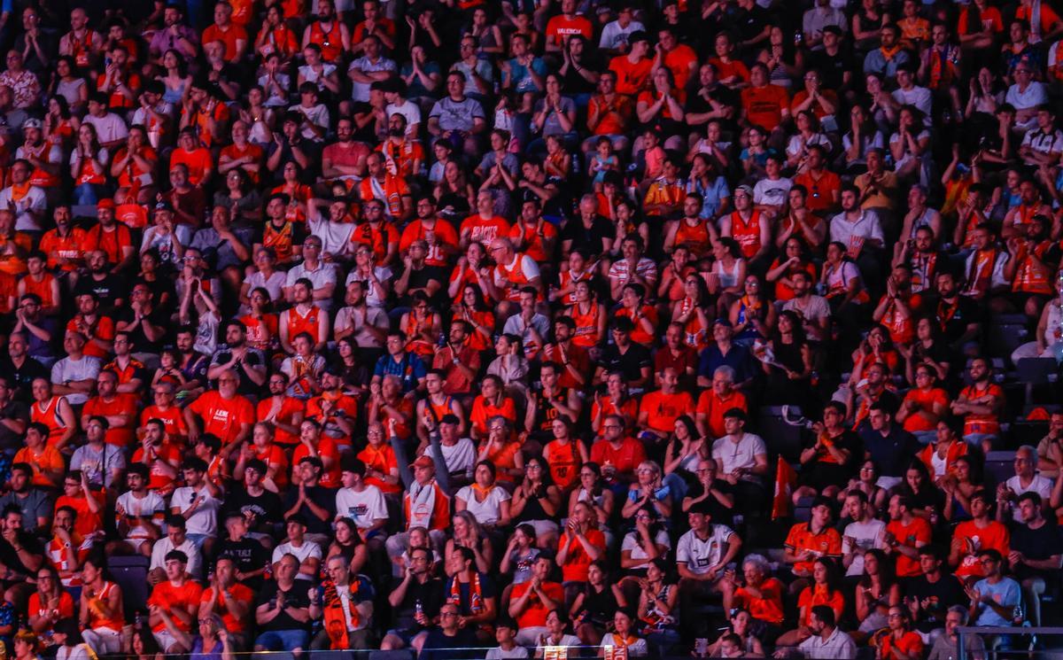 El Roig Arena empuja en busca de la segunda liga
