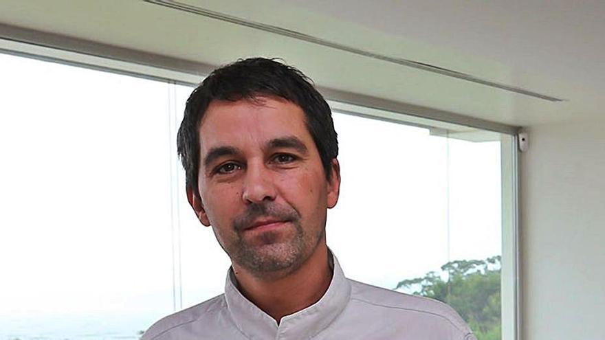 Javier Olleros, en su restaurante de O Grove, en Galicia.