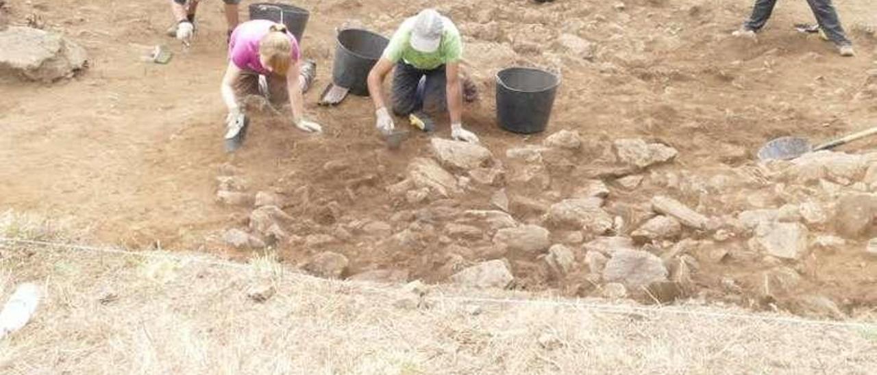 Las excavaciones del Centro Arqueolóxico Barbanza. // FdV