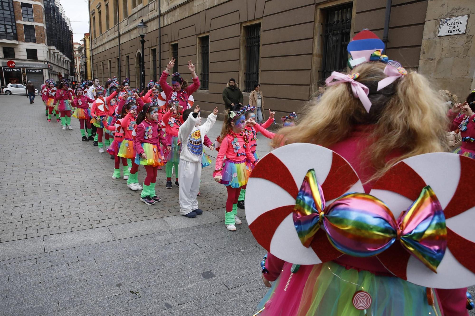 Así han disfrutado pequeños y mayores en el desfile infantil del Antroxu de Gijón (en imágenes)