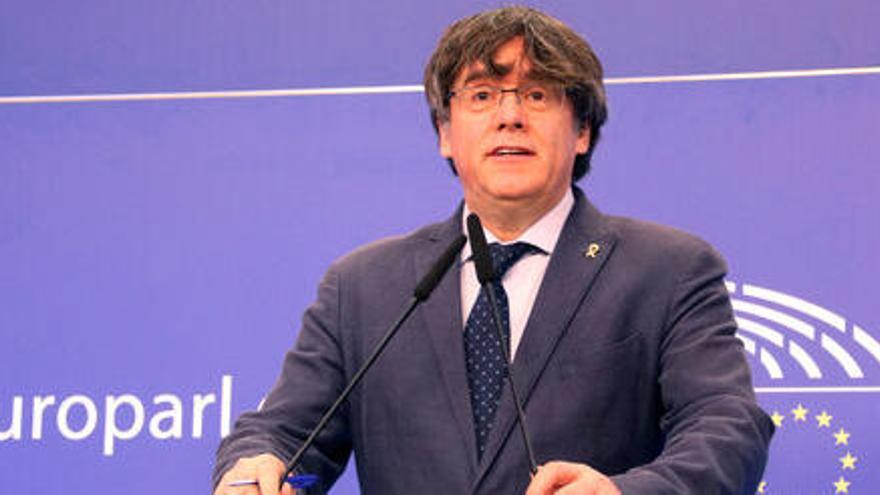 L&#039;eurodiputat de JxCat,Carles Puigdemont, just a l&#039;inici de la roda de premsa a l&#039;Eurocambra sobre el suplicatori, el 24 de febrer del 2021 a Brussel·les