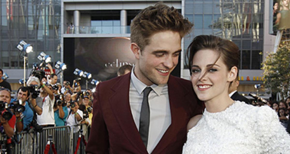 Robert Pattinson i Kristen Stewart, en un acte a Los Angeles el 2010. Robert Pattinson i Kristen Stewart, en un acte a Los Angeles el 2010.