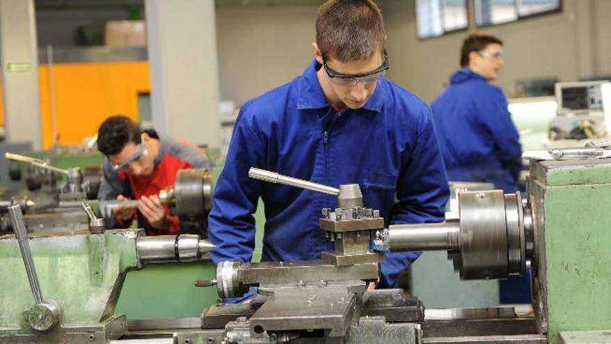 Jóvenes en una clase de un ciclo de Formación Profesional.