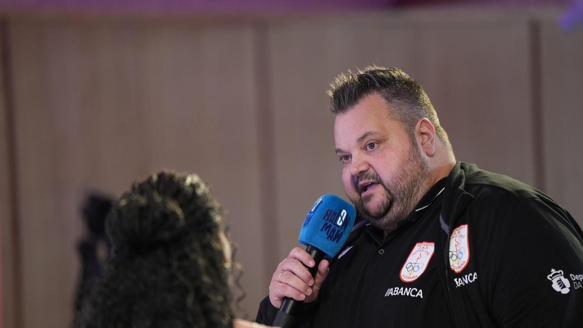 El entrenador del OAR, Nando González, en la presentación de la Supercopa Galicia en Tui.