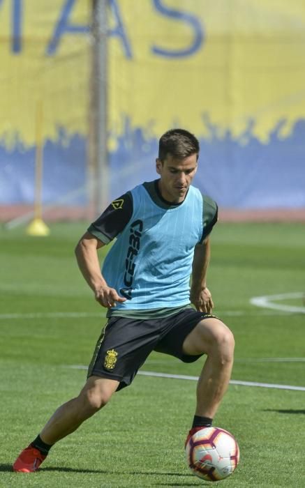 TELDE. Entrenamiento de la UDLP  | 02/04/2019 | Fotógrafo: José Pérez Curbelo