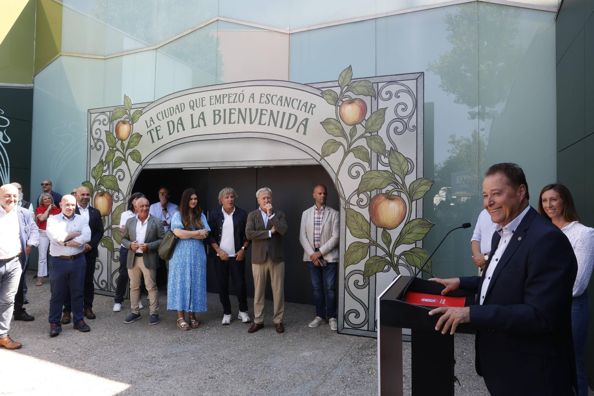 Gijón escancia su historia sidrera en la Feria de Muestras: así es el stand del Ayuntamiento (en imágenes)