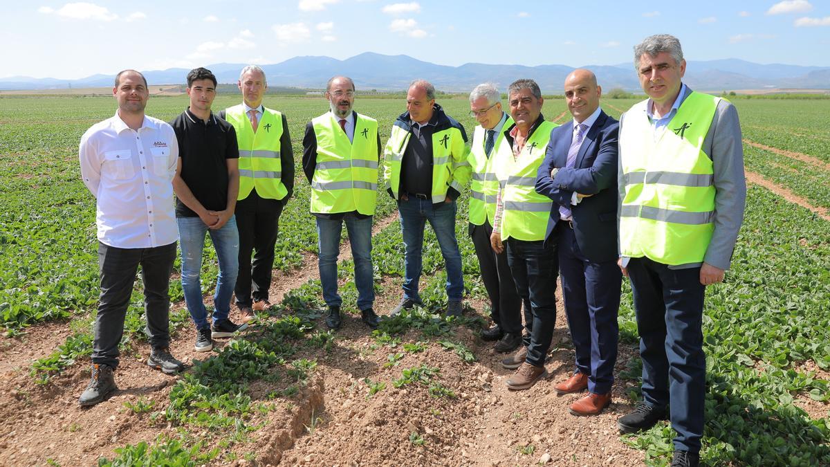 El presidente aragonés, Javier Lambán, y el consejero de Agricultura, Joaquín Olona, han visitado las instalaciones de la antigua Zufrisa este martes.